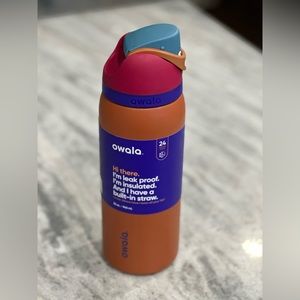 Owala FreeSip 32oz in Amber Glow. Limited Edition.